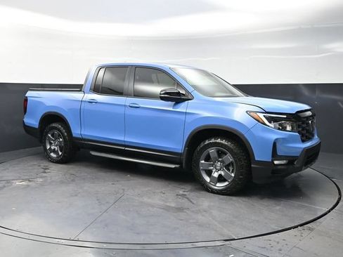 Used 2024 Honda Ridgeline TrailSport image 3
