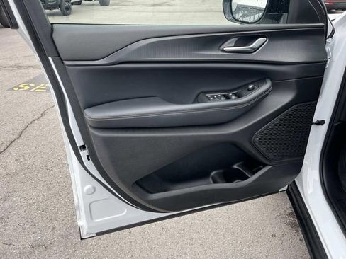 Certified 2023 Jeep Grand Cherokee L Laredo image 26