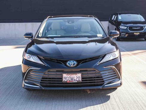 Used 2023 Toyota Camry XLE w/ Navigation Package FWD image 2