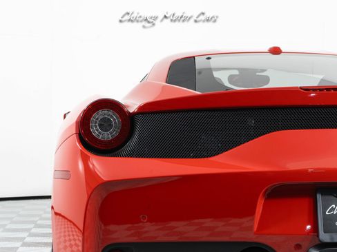 Used 2015 Ferrari 458 Speciale Coupe RWD image 19