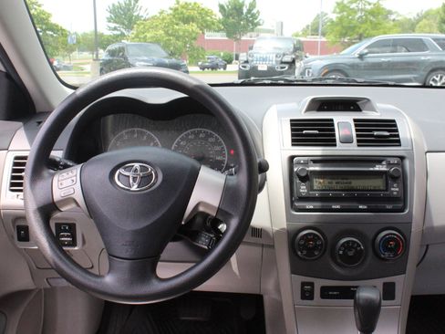Used 2012 Toyota Corolla LE FWD image 19