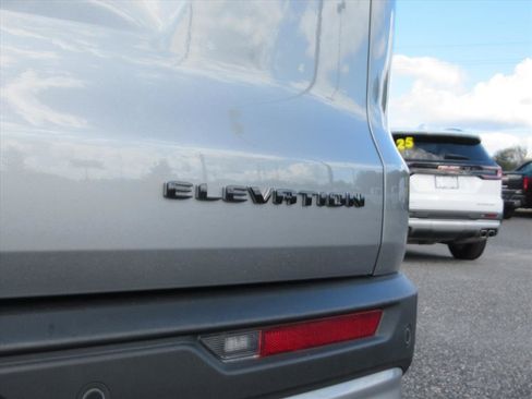 Used 2025 GMC Acadia Elevation image 8