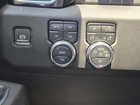Used 2025 GMC Sierra 3500 Denali w/ Denali Reserve Package AWD/4WD image 22