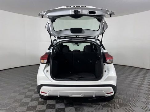 Used 2023 Nissan Kicks SR FWD image 42