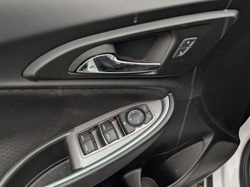 Used 2024 Chevrolet Malibu LT image 24