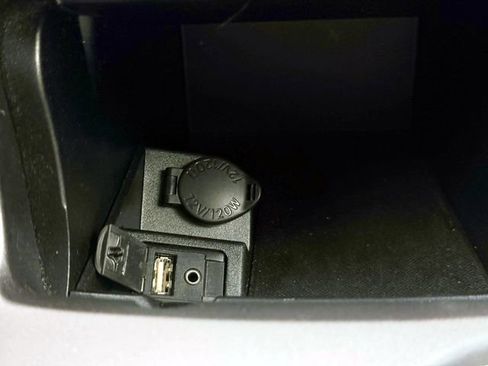 Used 2016 Toyota Camry LE FWD image 23