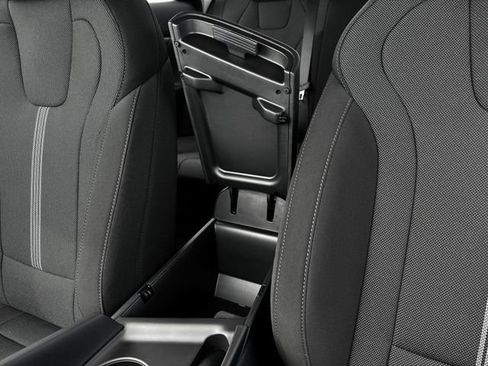 New 2025 Hyundai Elantra SE image 18