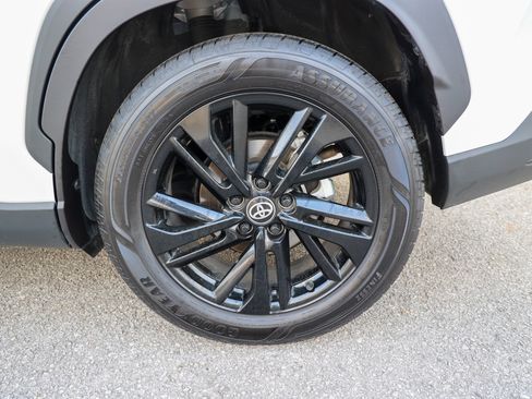 Used 2026 Toyota Corolla Cross XSE w/ Convenience Package image 14