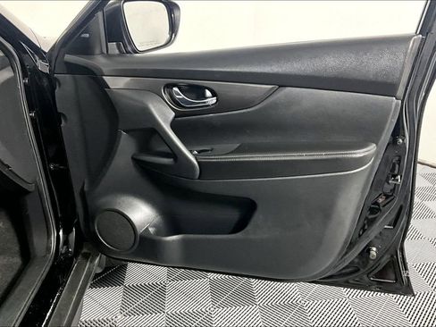Used 2019 Nissan Rogue SV w/ Premium Package FWD image 23