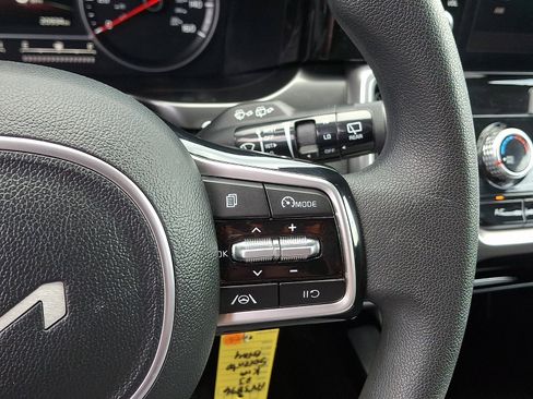 Used 2023 Kia Sorento LX image 22