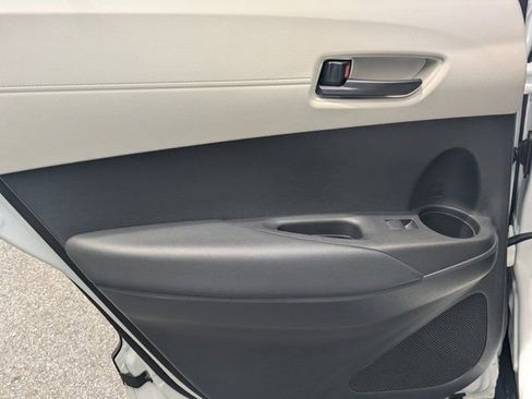 Used 2024 Toyota Corolla Cross LE FWD image 18