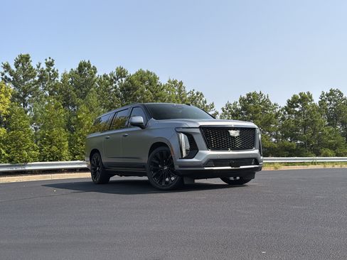 Used 2025 Cadillac Escalade ESV Sport Platinum w/ LPO, ONYX Package AWD/4WD image 63