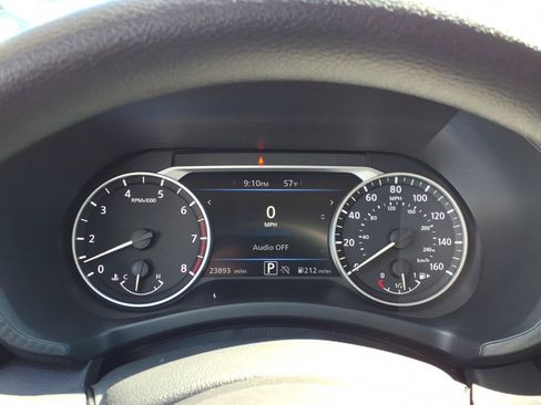 Used 2025 Nissan Sentra SV FWD image 16