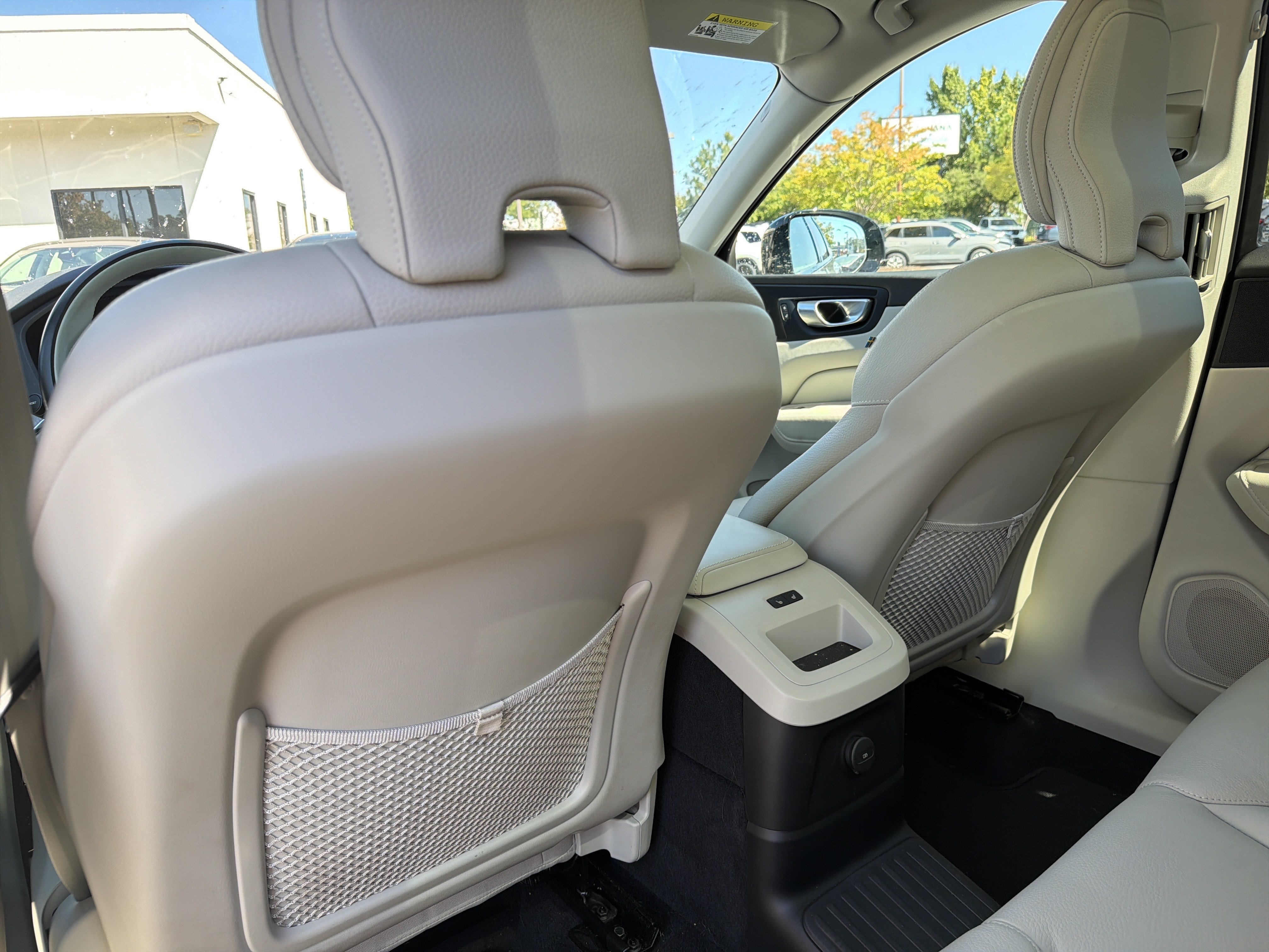 Used 2024 Volvo XC60 T8 Plus w/ Climate Package AWD/4WD image 19