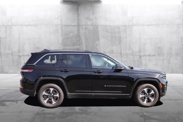 Used 2024 Jeep Grand Cherokee Limited 4xe AWD/4WD image 4