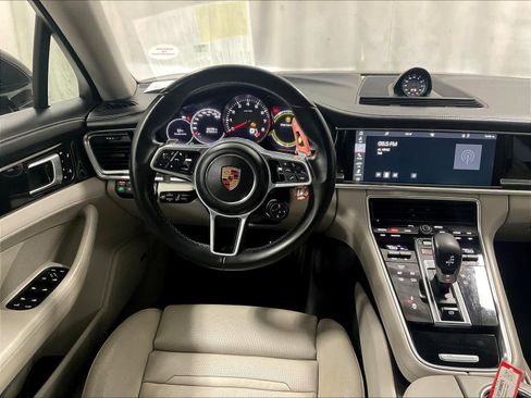 Used 2018 Porsche Panamera 4S image 17