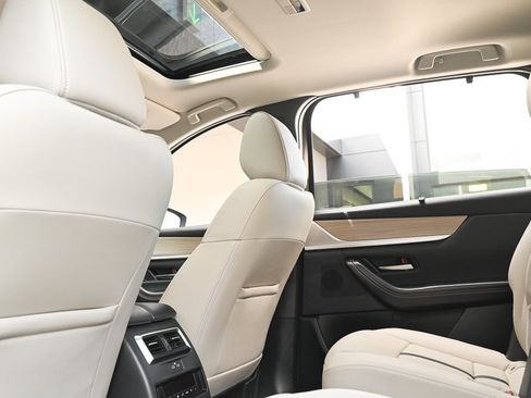 Certified 2025 MAZDA CX-90 3.3 Turbo w/ Preferred Package image 16