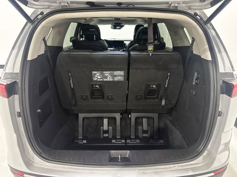 Used 2022 Kia Carnival SX Prestige image 31