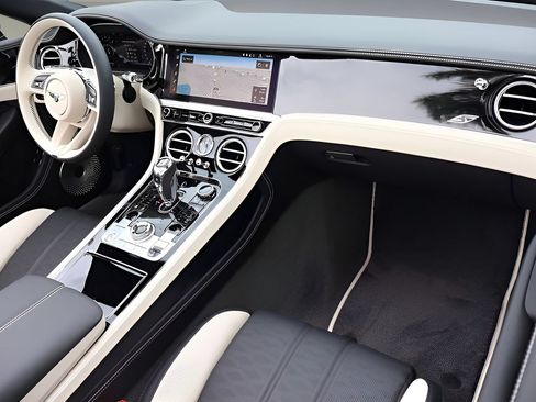 New 2026 Bentley Continental GTC AWD/4WD image 2