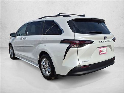 Certified 2026 Toyota Sienna XLE AWD/4WD image 8
