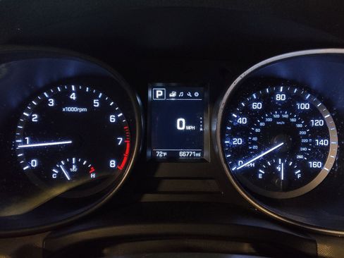 Used 2018 Hyundai Santa Fe Sport image 23