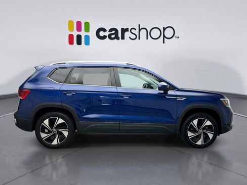 Used 2023 Volkswagen Taos SE w/ Panoramic Sunroof Package AWD/4WD image 6