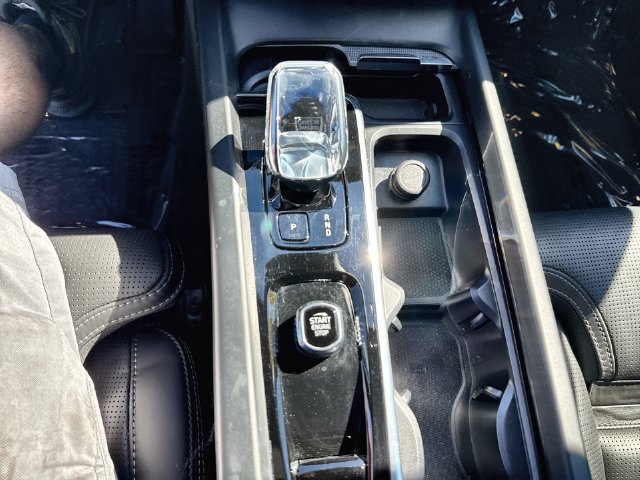 Certified 2024 Volvo XC60 T8 Ultimate w/ Protection Package Premier AWD/4WD image 26