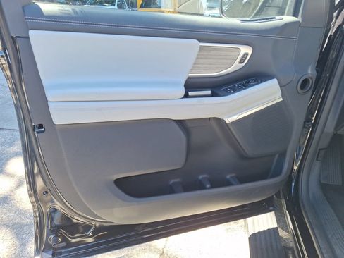 Used 2025 Ford Expedition Max Platinum w/ Driver's Package AWD/4WD image 14
