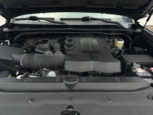 Used 2020 Toyota 4Runner SR5 Premium w/ Moonroof Package RWD image 13