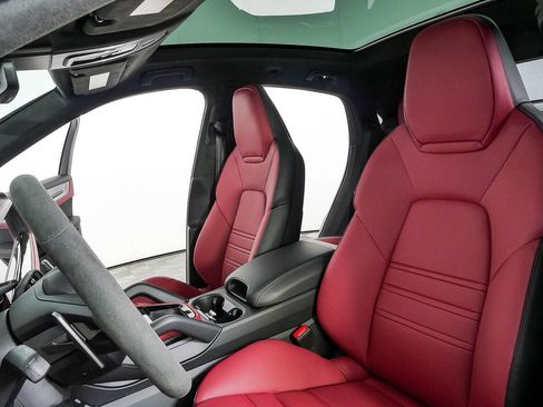 New 2026 Porsche Cayenne GTS AWD/4WD image 5