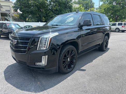 Used 2016 Cadillac Escalade Platinum AWD/4WD image 3