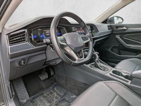 Used 2024 Volkswagen Jetta SE FWD image 10