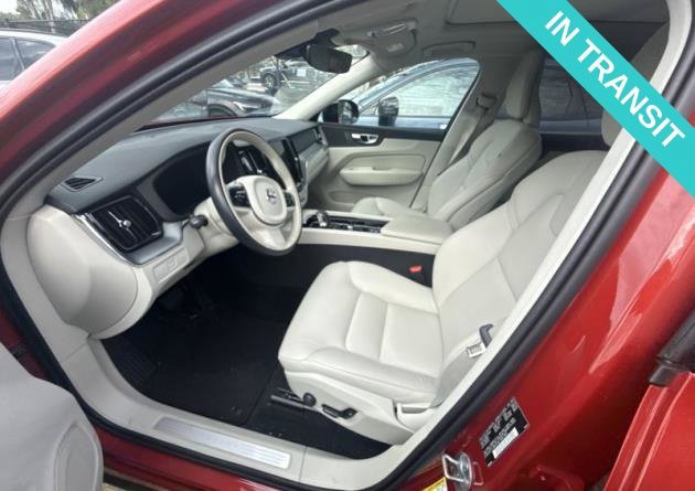 Certified 2024 Volvo XC60 B5 Core AWD/4WD image 2
