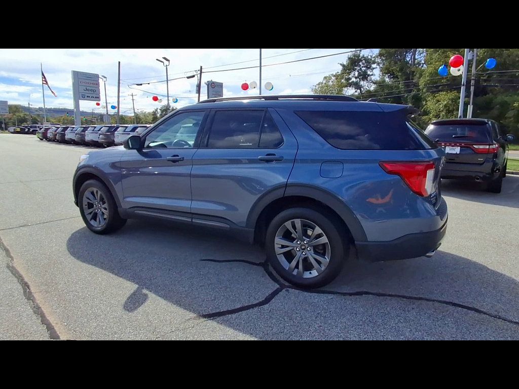 Used 2021 Ford Explorer XLT w/ Equipment Group 202A AWD/4WD image 6