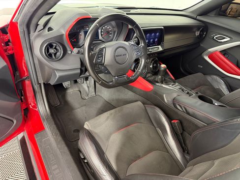 Used 2022 Chevrolet Camaro LT RWD image 4
