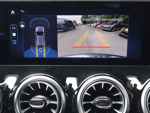 New 2026 Mercedes-Benz GLA 35 AMG 4MATIC image 17