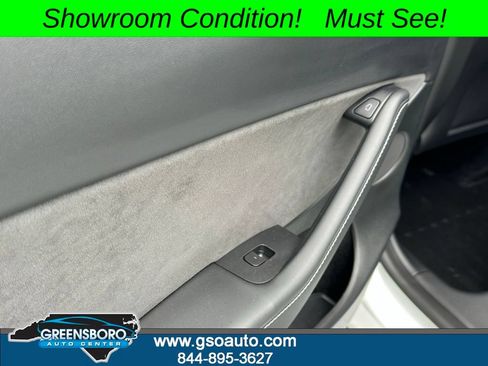 Used 2022 Tesla Model Y Performance AWD/4WD image 26