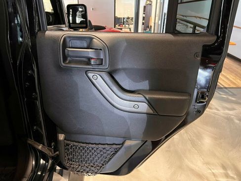 Used 2018 Jeep Wrangler Unlimited Sport S image 23