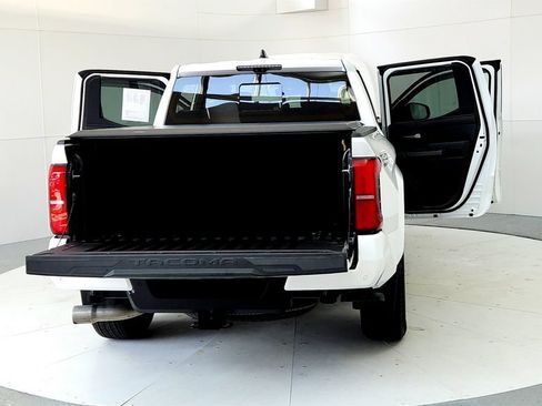 Used 2024 Toyota Tacoma TRD Sport w/ TRD Sport Premium Package AWD/4WD image 11
