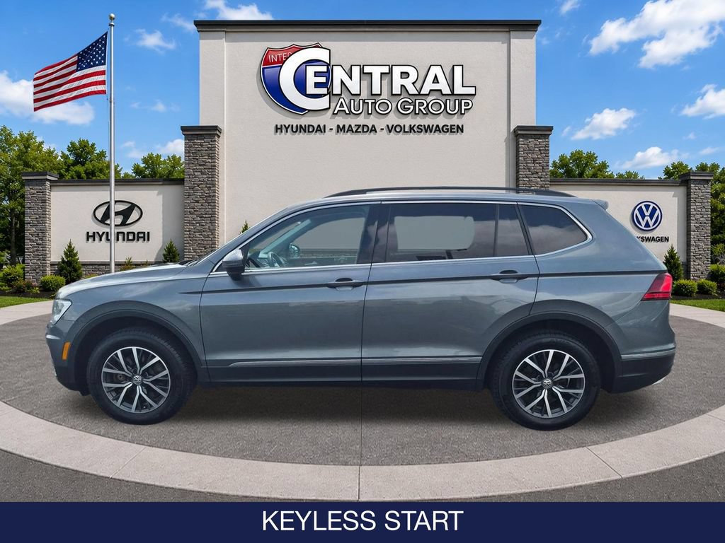 Used 2020 Volkswagen Tiguan SE w/ Panoramic Sunroof Package AWD/4WD image 5