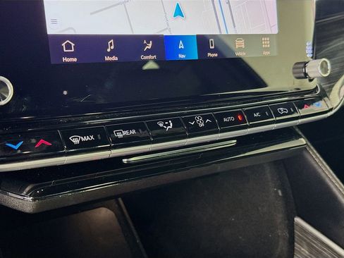 Used 2022 Jeep Wagoneer Series III w/ Premium Group I RWD image 16