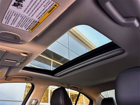 Used 2017 INFINITI Q50 3.0t Premium w/ Driver Assistance Package image 18