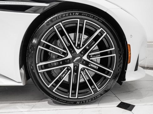 Used 2024 Aston Martin DB12 Coupe RWD image 47