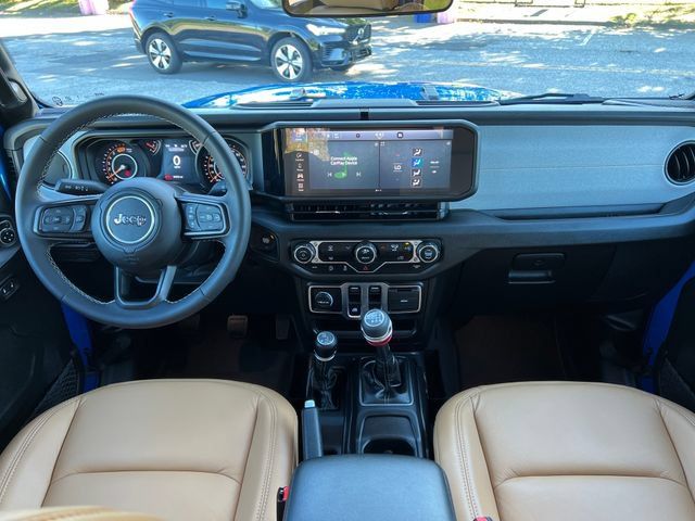 Used 2025 Jeep Wrangler Sport AWD/4WD image 36