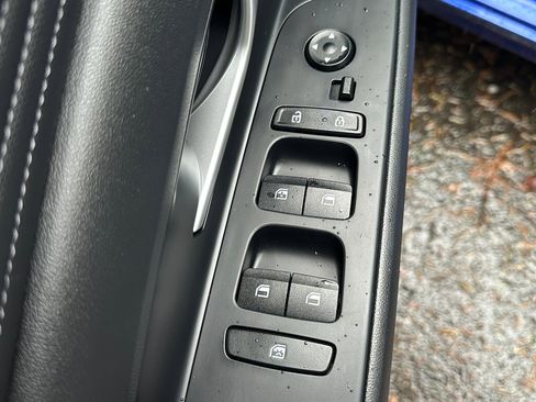 Used 2023 Hyundai Elantra Limited image 21