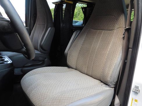 Used 2017 Chevrolet Express 2500 LT w/ LT Preferred Equipment Group RWD image 36