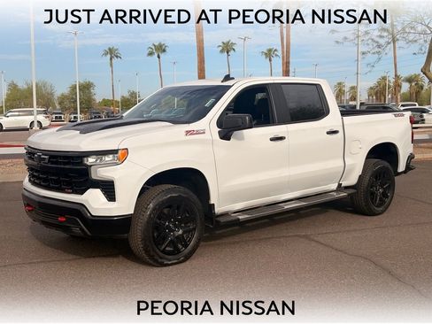 Used 2025 Chevrolet Silverado 1500 LT Trail Boss w/ Convenience Package II AWD/4WD image 1