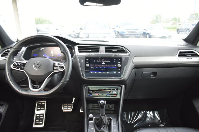 Used 2024 Volkswagen Tiguan SE R-Line AWD/4WD image 37