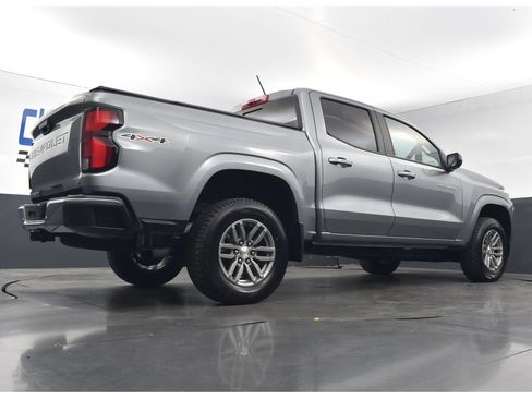 Used 2024 Chevrolet Colorado LT w/ LT Convenience Package III AWD/4WD image 21