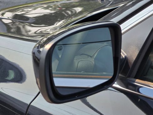 Used 2023 Chrysler 300 Touring RWD image 9